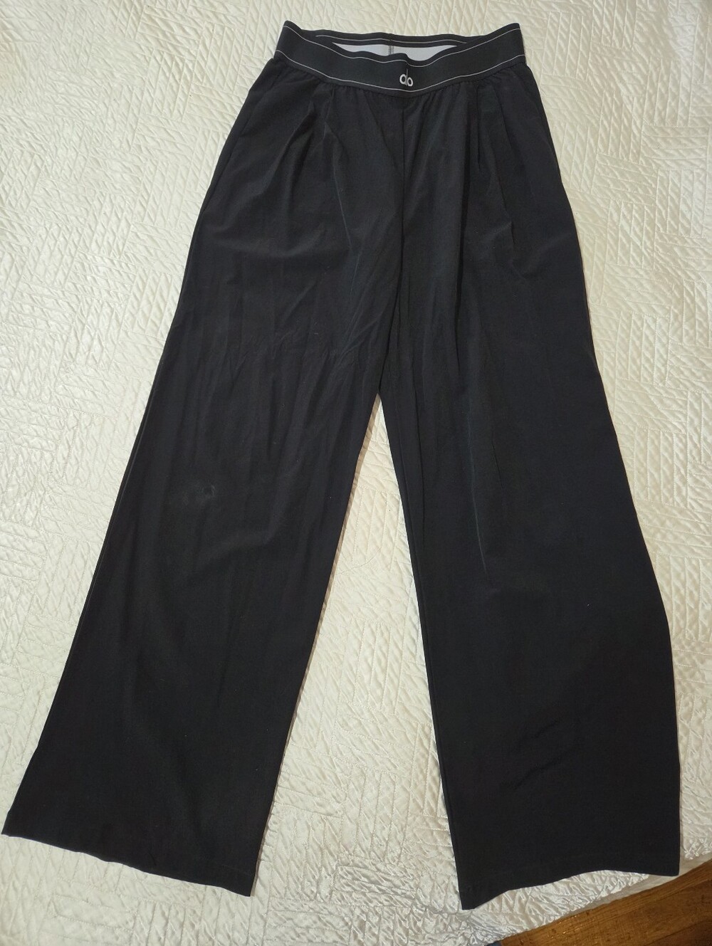 Alo Yoga Black Wide Leg Lounge Pants Soft Stretch Quiet Luxury Athleisure - Picture 3 of 7